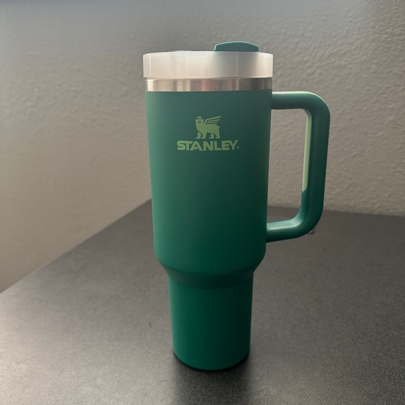 Stanley Alpine Green 40oz Tumbler - Picture 3 of 7